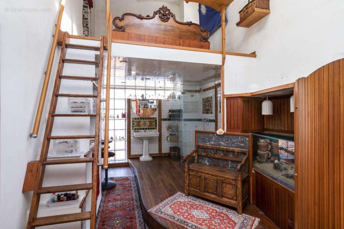 Appartement à LES LILAS
