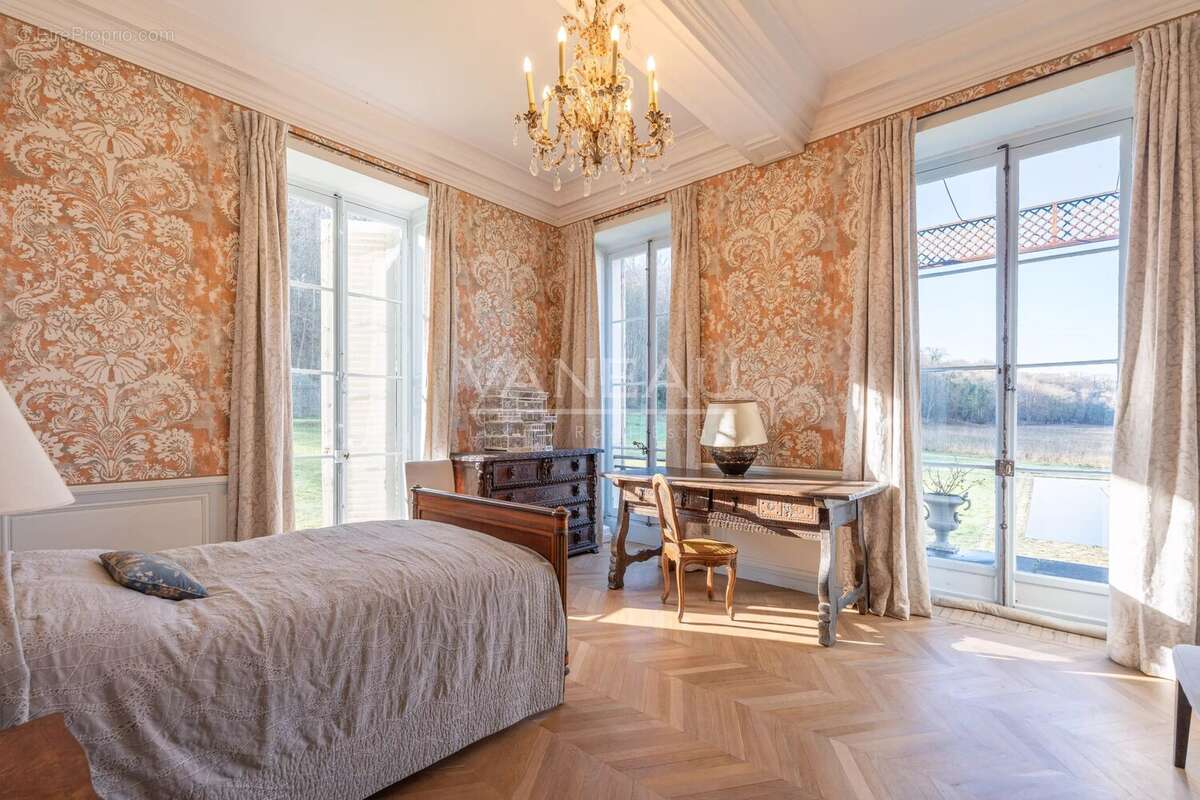 En bord de Seine, à proximité immédiate de Fontainebleau - photo 19