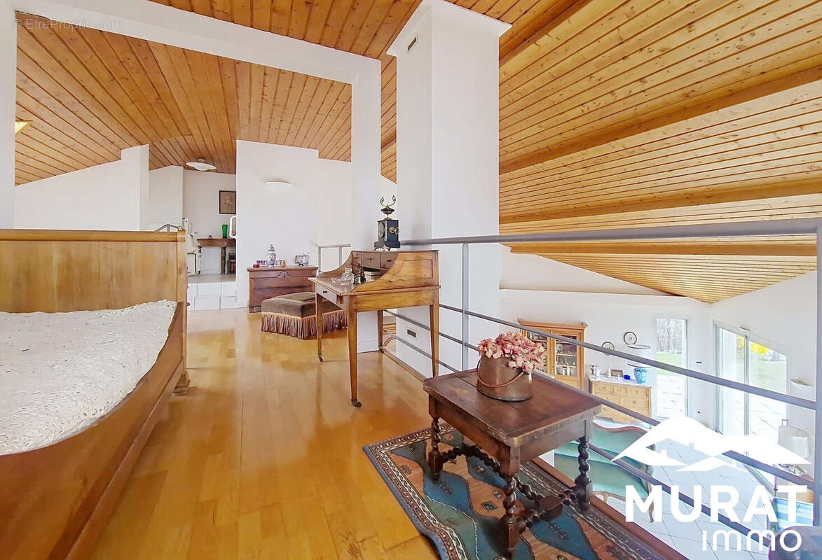 Maison 250 m² à Royat  - photo 5