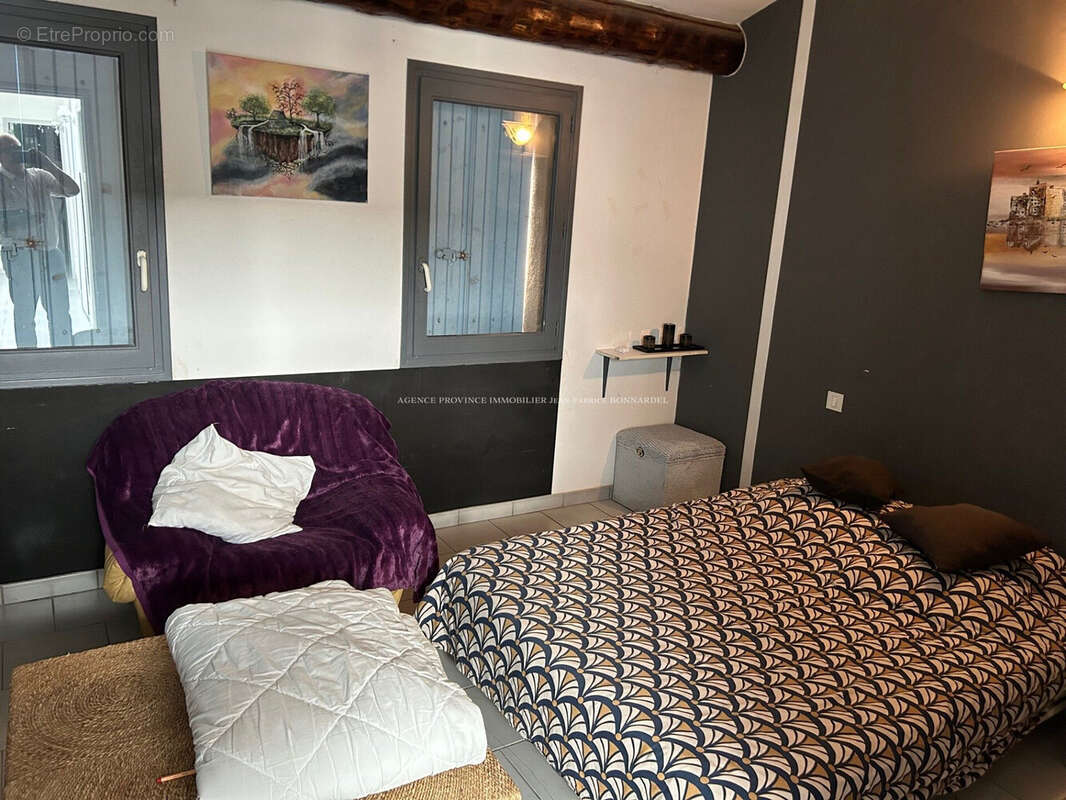 Appartement 268 m² à Valreas  - photo 7