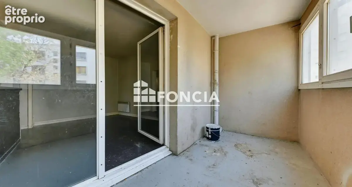 T2 31 m2 + loggia sur l'avenue Berthelot - photo 8