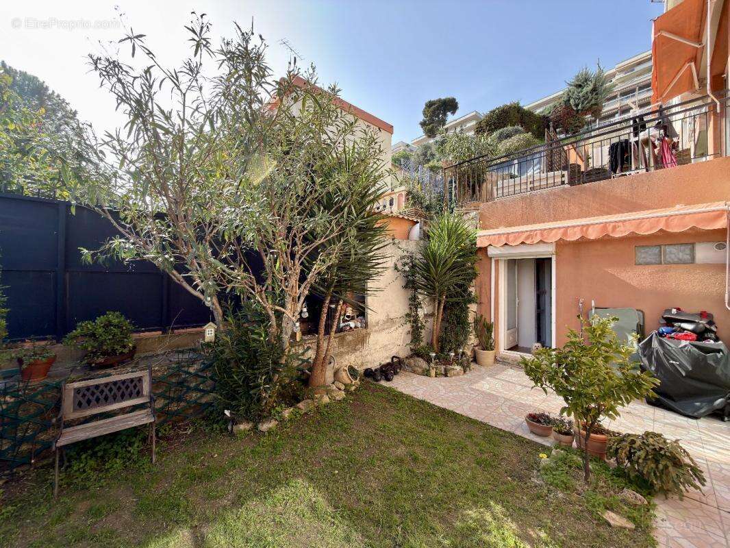 Appartement à ROQUEBRUNE-CAP-MARTIN