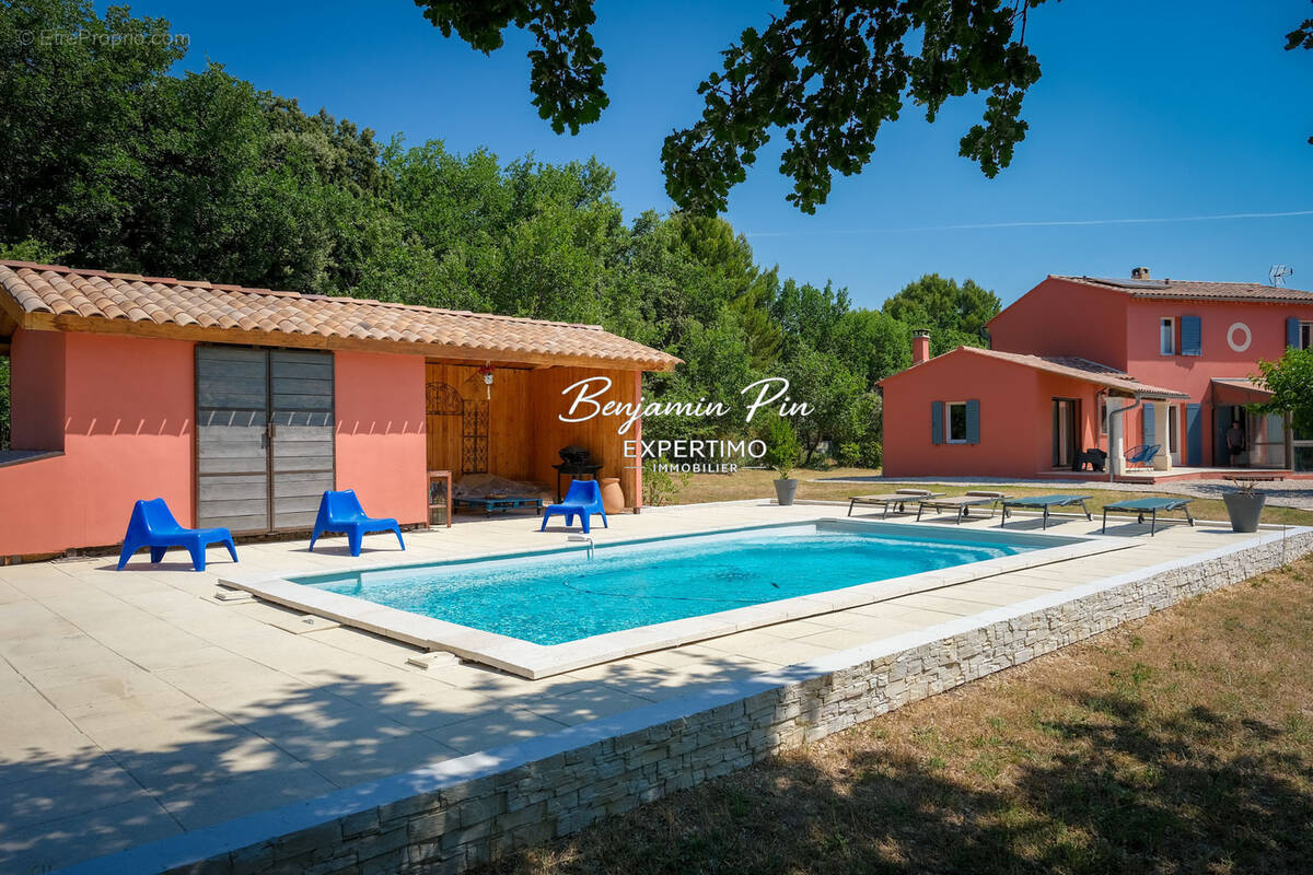 Maison à SAINT-SATURNIN-LES-APT