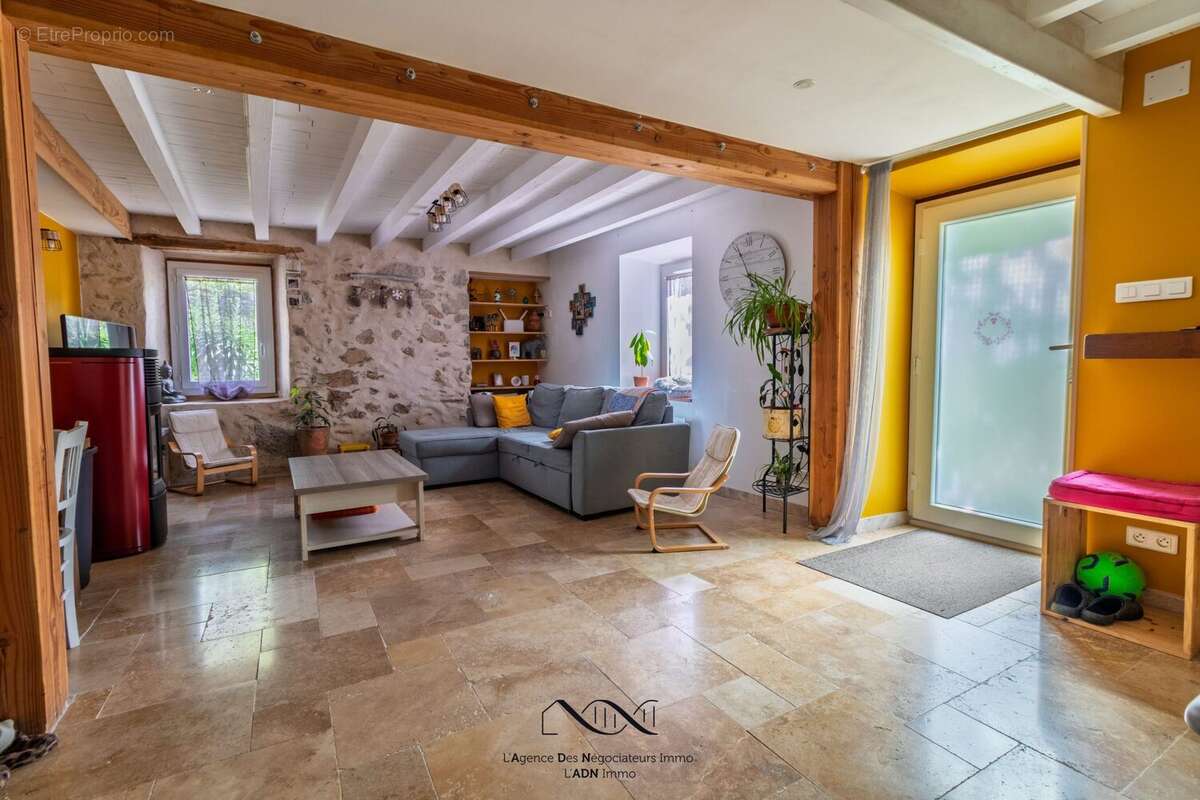 Maison 121 m² à Villardebelle  - photo 7