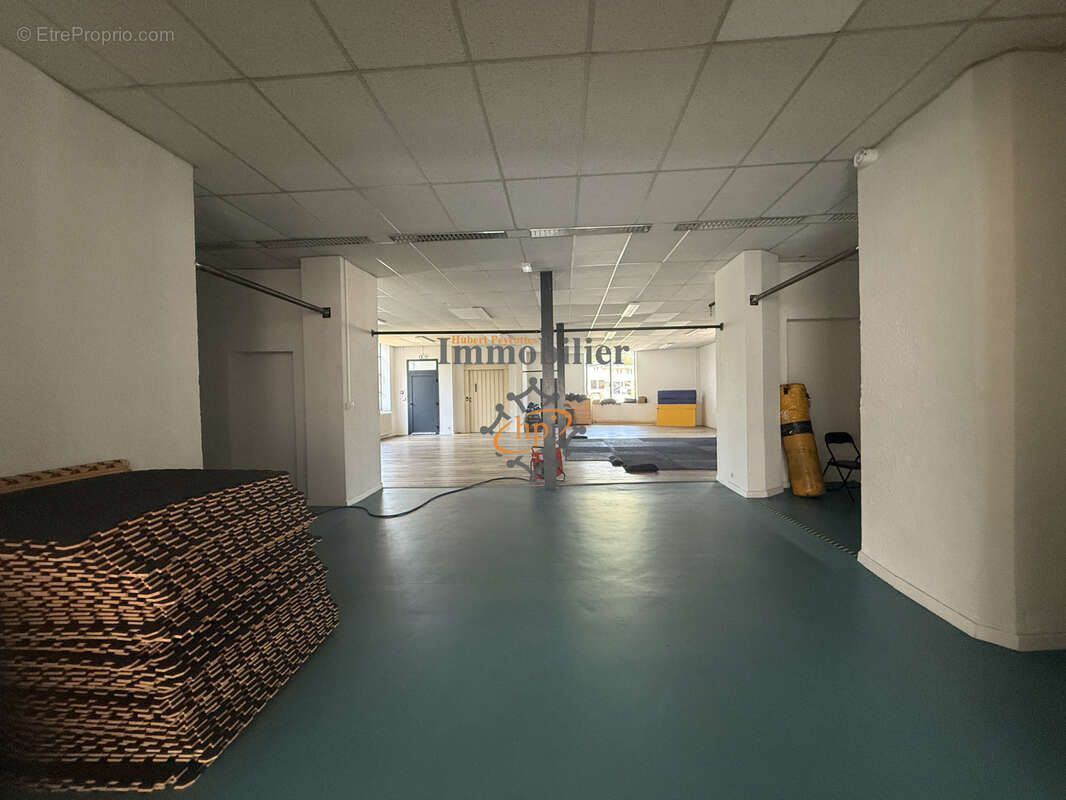 Vente Locaux à aménager Saint-Affrique - photo 3