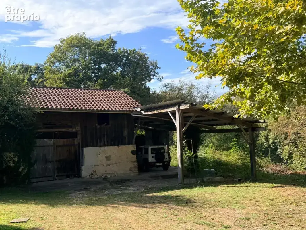 Grande maison de caractère totalement rénovée avec studio indépendant, grange et terrain idéal pour des chevaux à LAMOTHE - photo 24