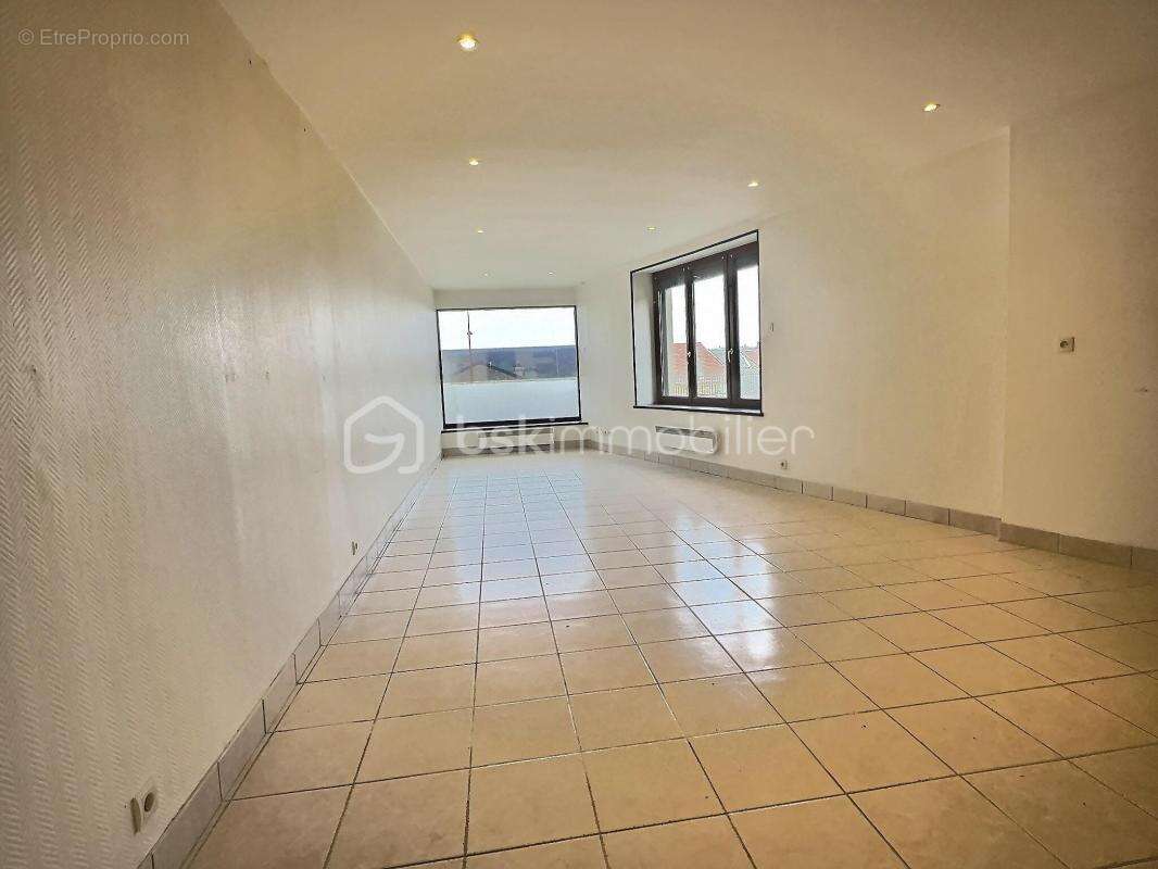 Appartement à DOM-LE-MESNIL