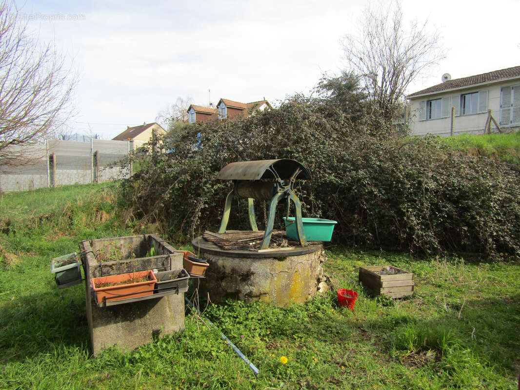 Maison à LA CHAPELLE-HUGON