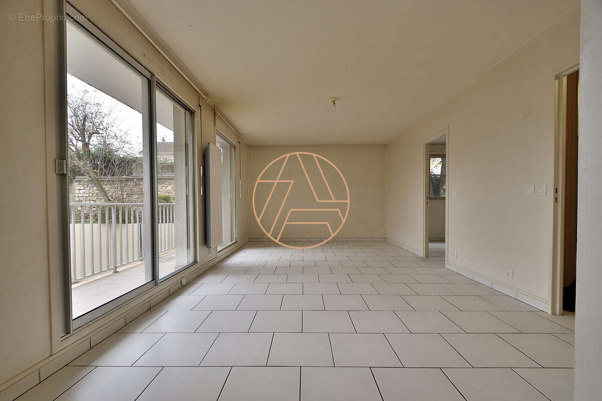 Appartement à SAINT-MAUR-DES-FOSSES