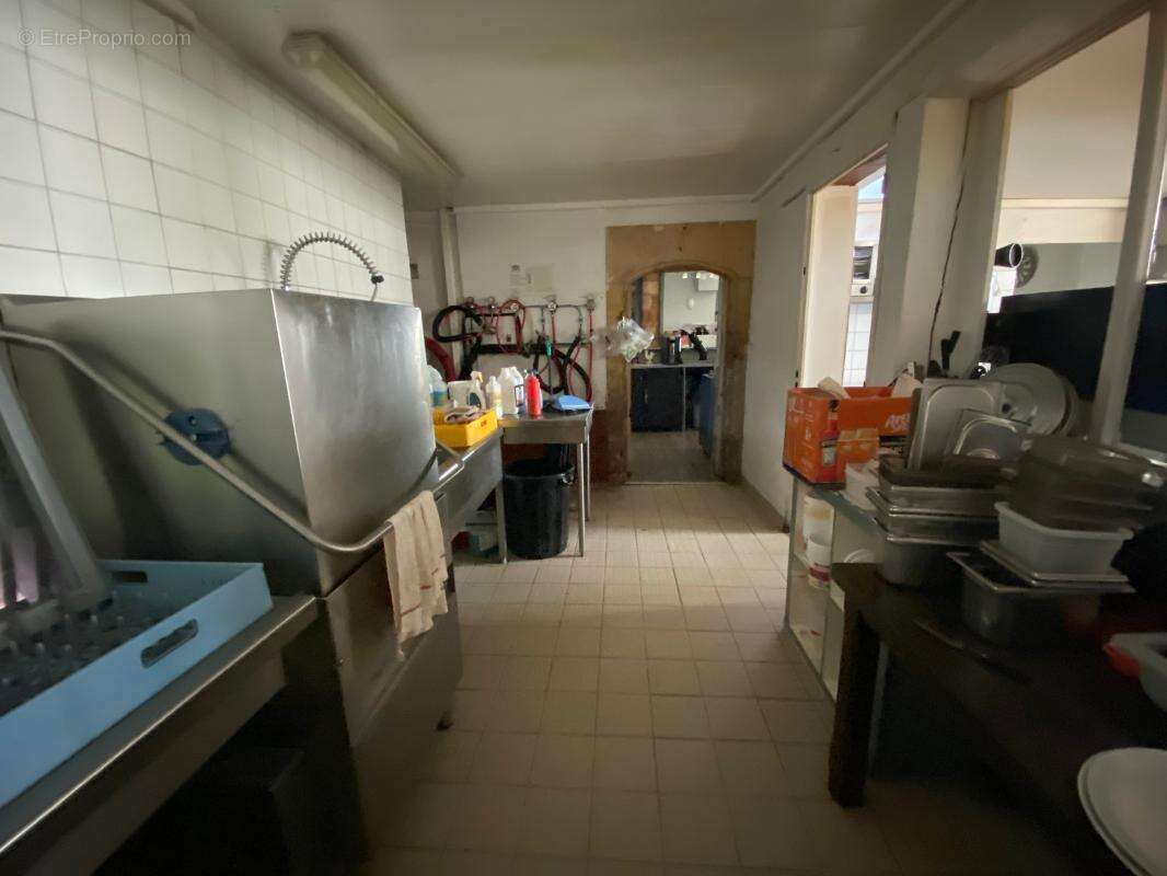 Commerce à TREMOLAT