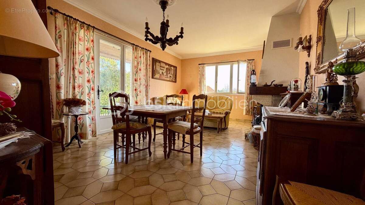 Maison à VEUXHAULLES-SUR-AUBE