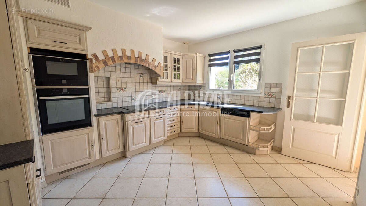 Maison Saint Nazaire 7 pièce(s) 215 m2 - photo 5