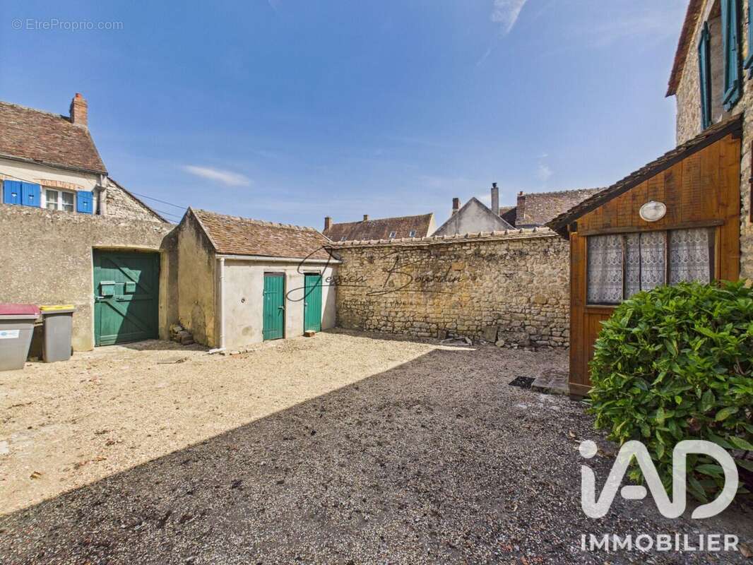 Photo 2 - Maison à LORREZ-LE-BOCAGE-PREAUX