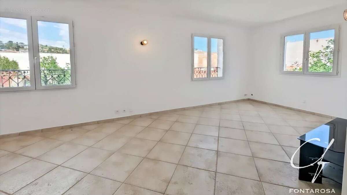 Saint-Raphael exclusivité maison divisée en 2 appartements - photo 10