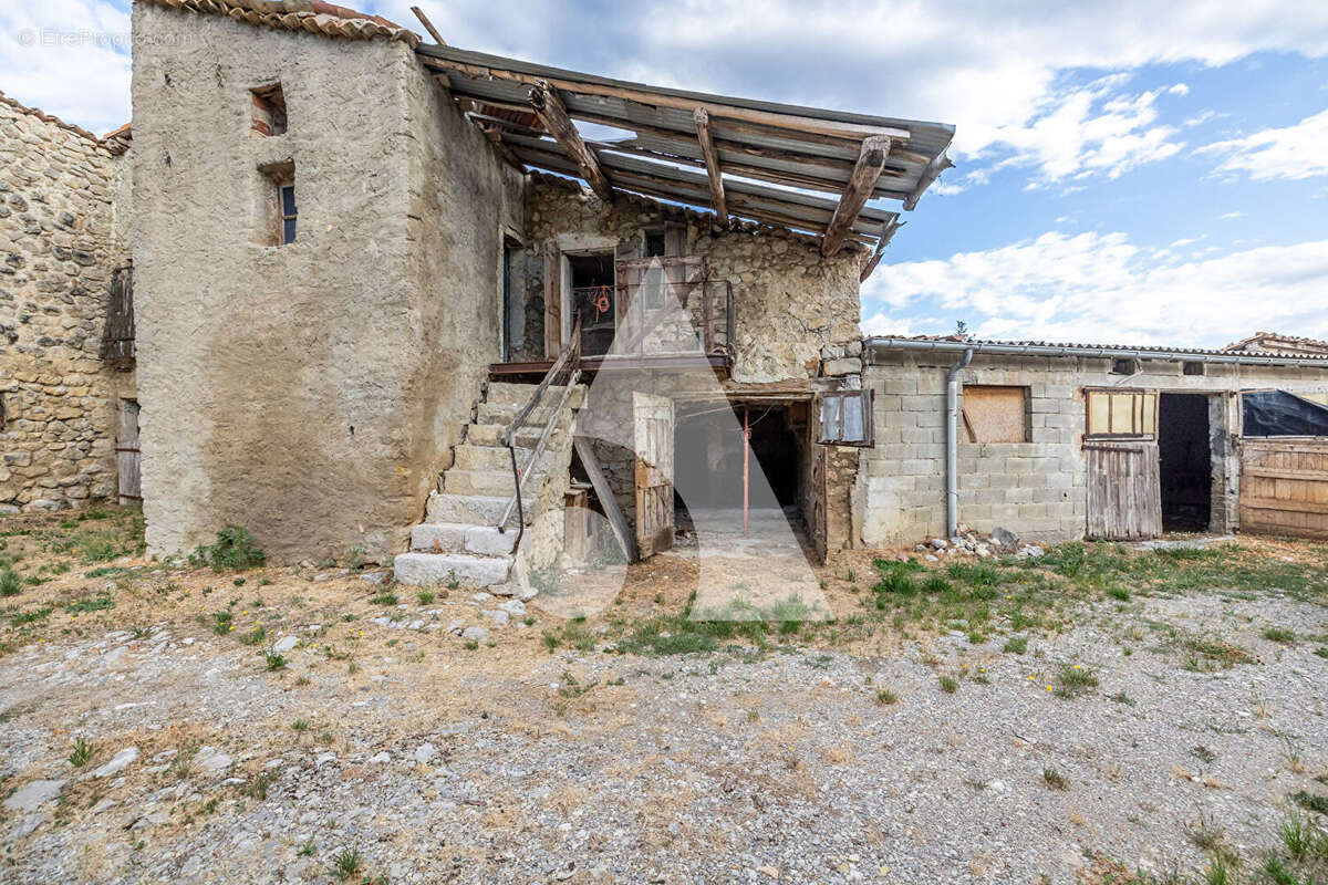 SIGOTTIER (05700) - Corps de ferme à rénover avec fort potentiel - photo 11