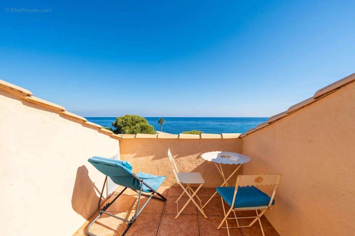 Commerce à ROQUEBRUNE-SUR-ARGENS