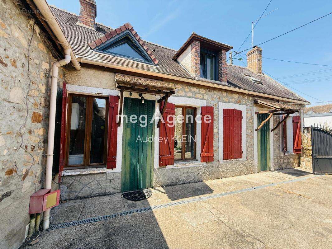 Spacieuse maison familiale avec garage, dépendance et jardin - photo 3