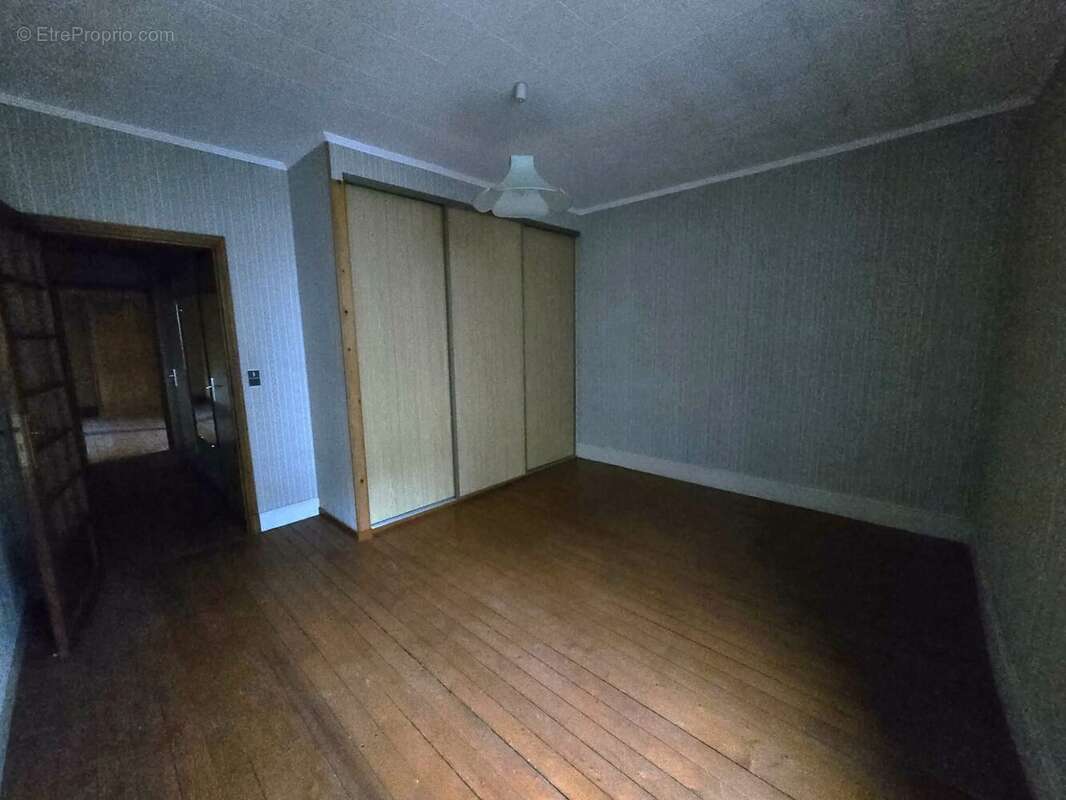 Chambre 2 1er ét.