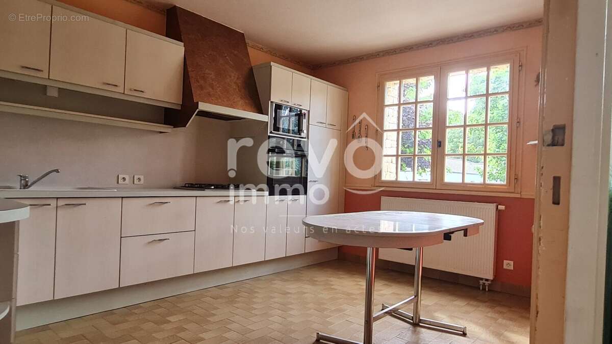 Maison à LE CELLIER