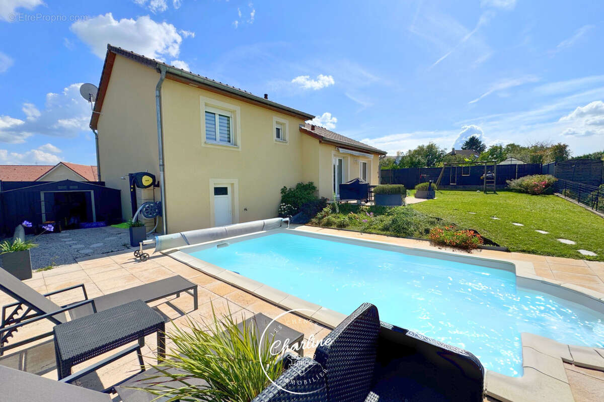 Maison à SAINT-PRIVAT-LA-MONTAGNE