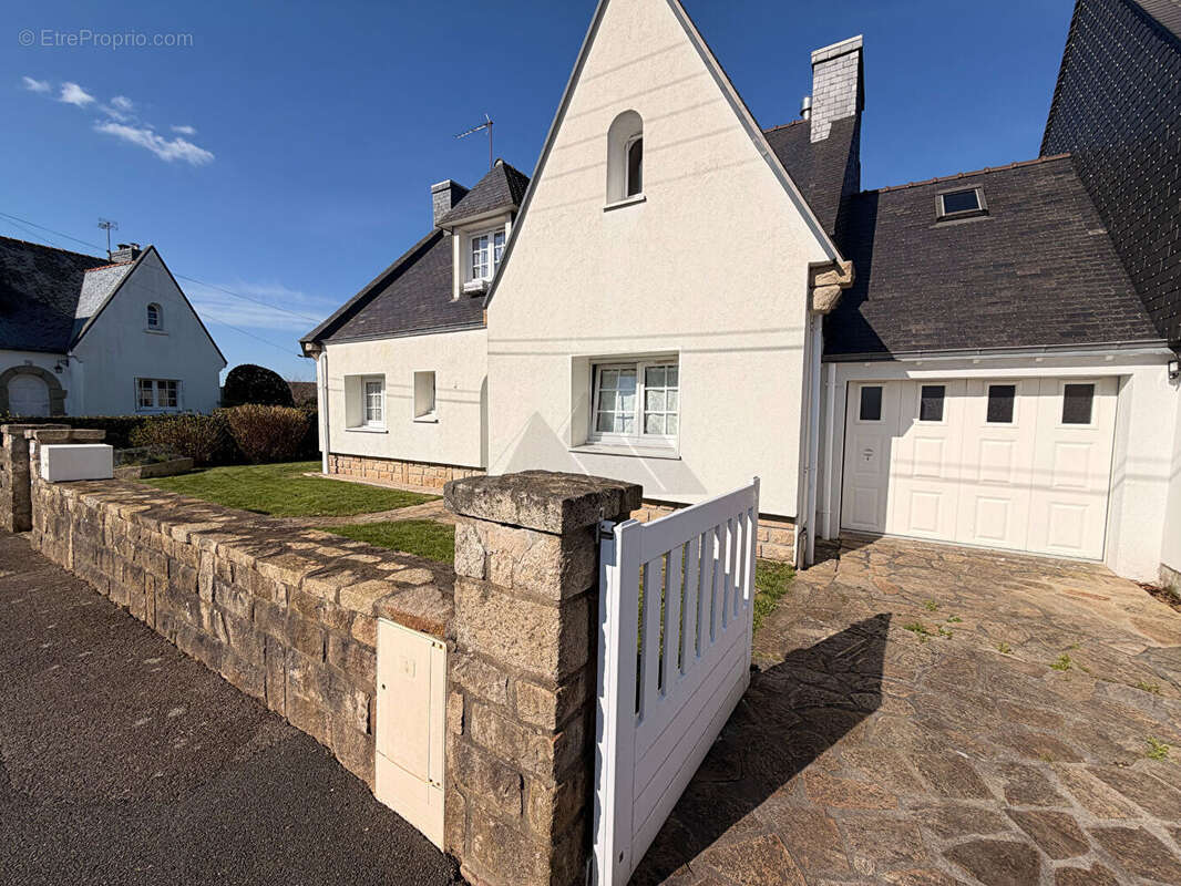 Maison à ERGUE-GABERIC