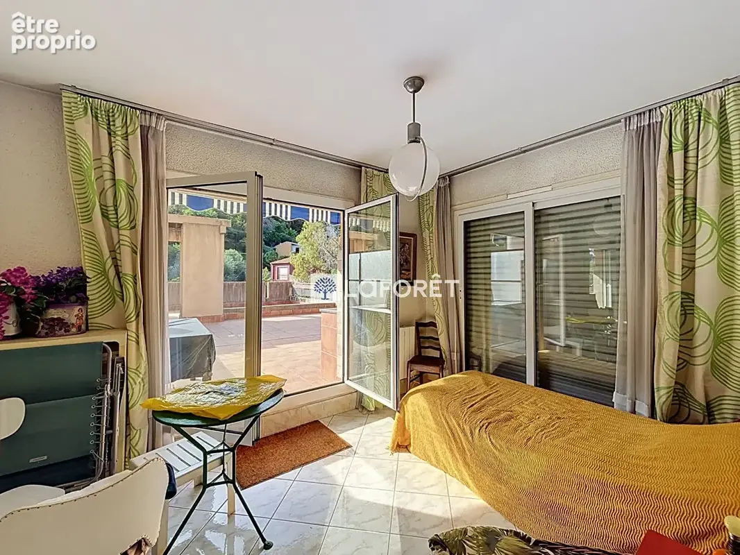 Menton - 2 pieces - grande terrasse - garage et cave - photo 2