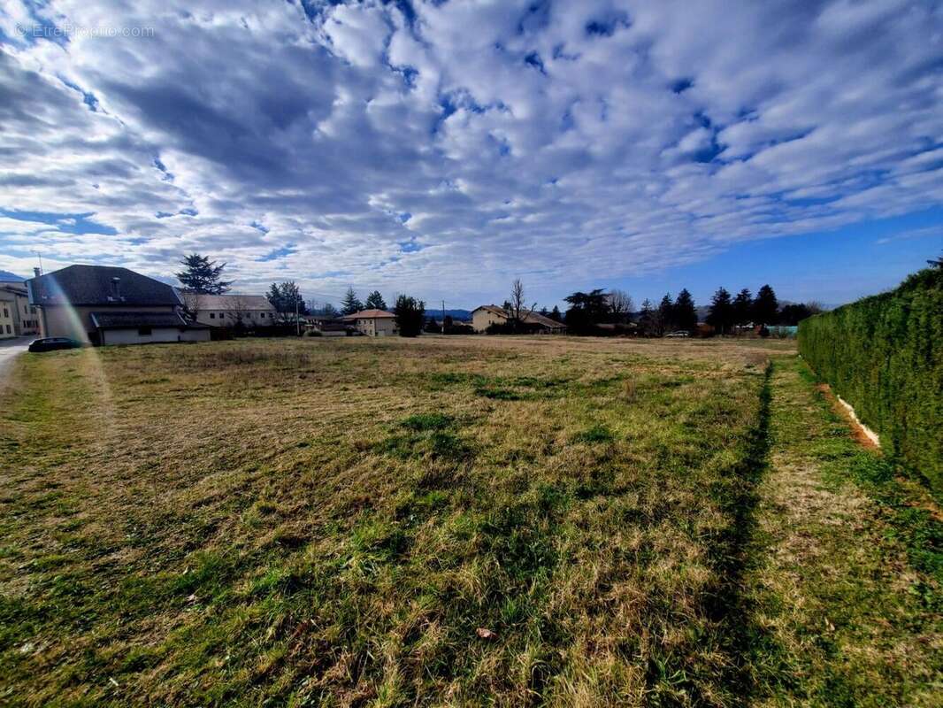 Terrain à BEAUREGARD-BARET