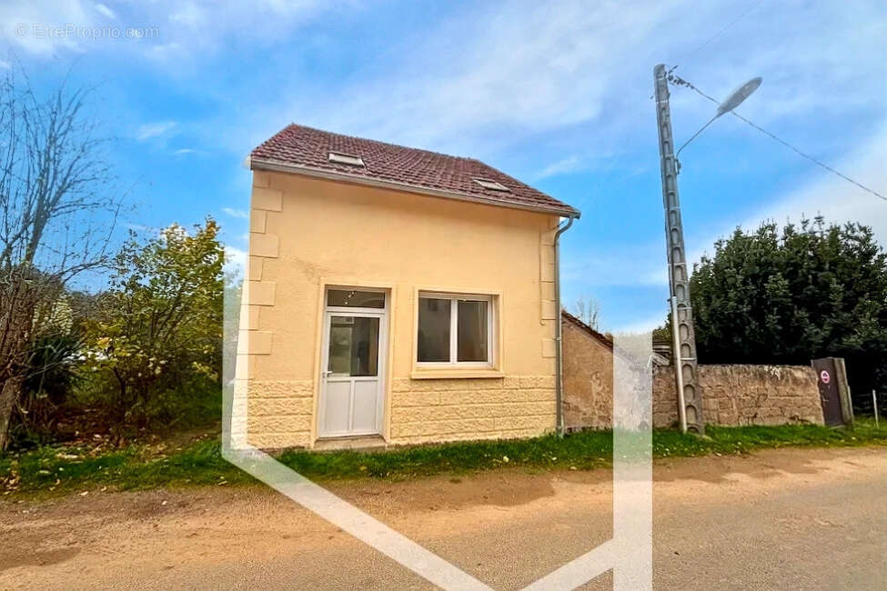 Maison à COSNE-COURS-SUR-LOIRE