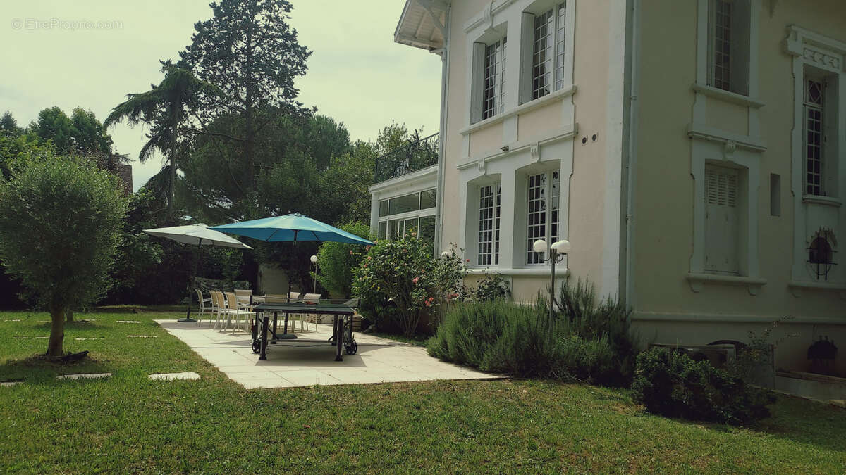 CHARMANTE PROPRIETE avec parc en plein centre de Bergerac - photo 16