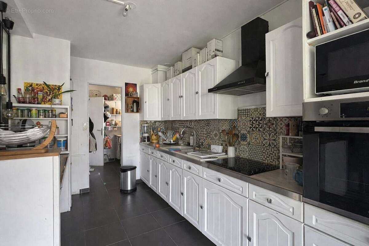 Cuisine aménagée et équipée, pensée pour le quotidien - Maison à LOUVIERS