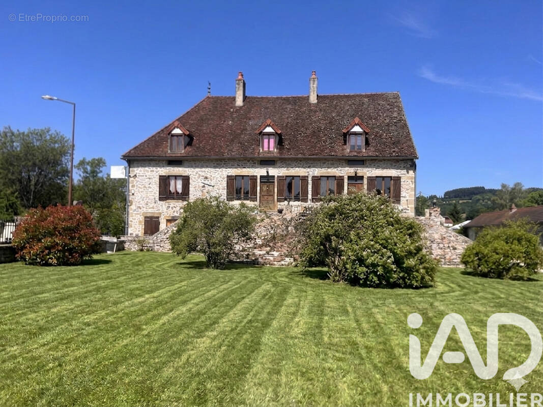 Photo 1 - Maison à LA CELLE-EN-MORVAN