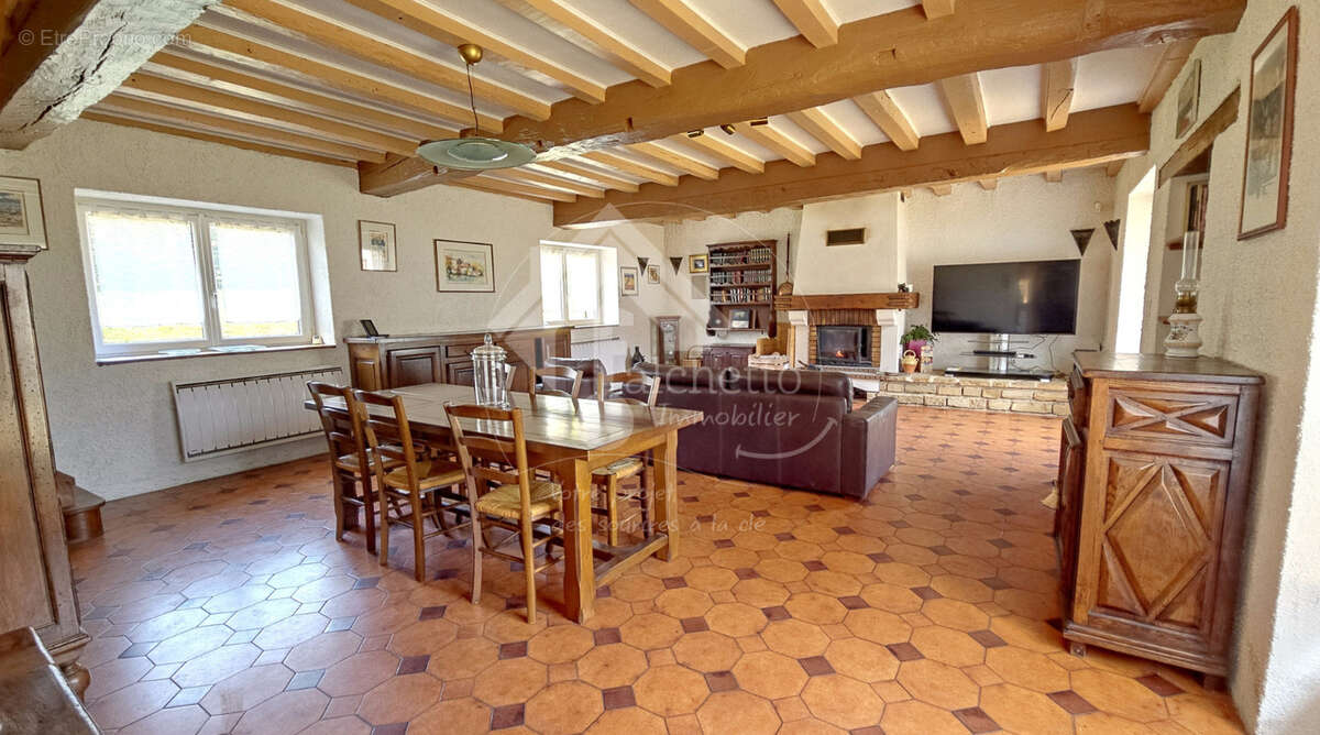 Maison à TREZELLES