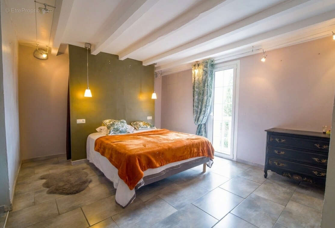 Maison de caractère en pierre - Piscine - Pool house - Terrain paysagé - photo 7