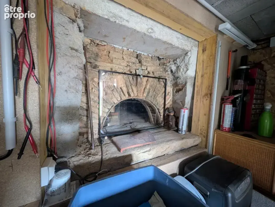 À vendre – maison de campagne avec plus de 5 000 m² de terrain, enclos pour animaux et bâtiment annexe - photo 24