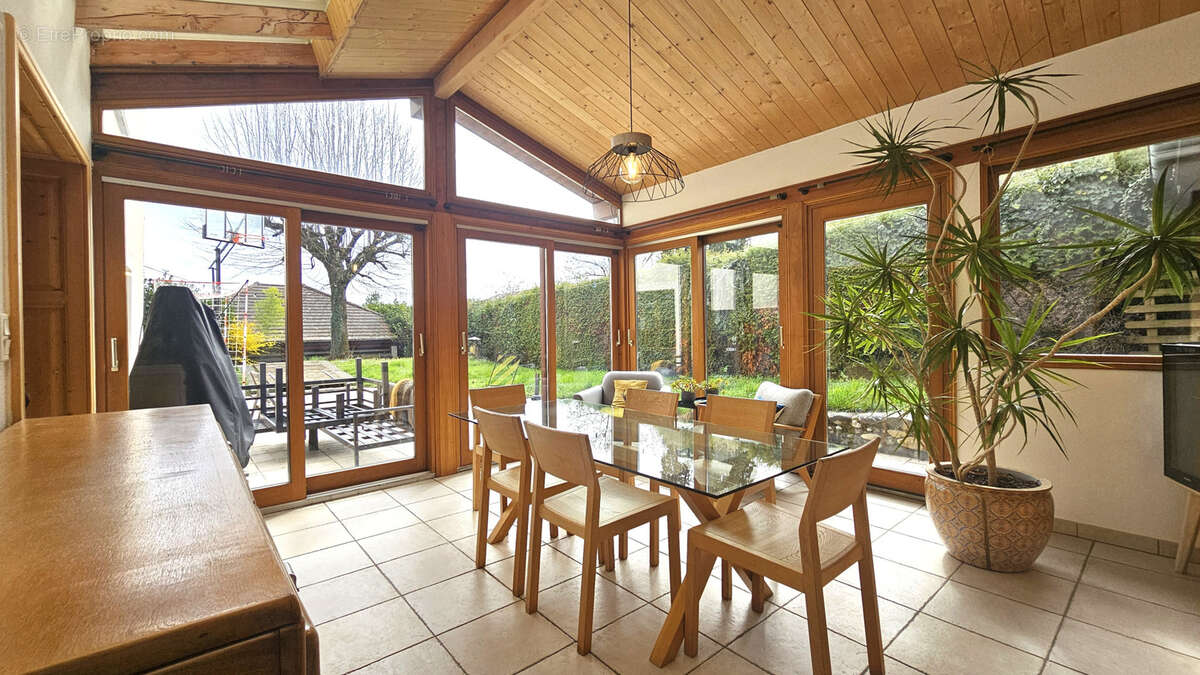 Maison à PREVESSIN-MOENS