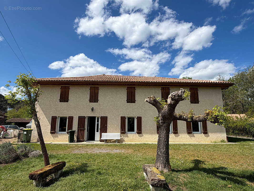 Maison à SALLES