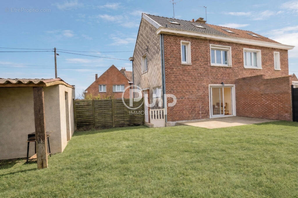 Maison à NEUVILLE-EN-FERRAIN