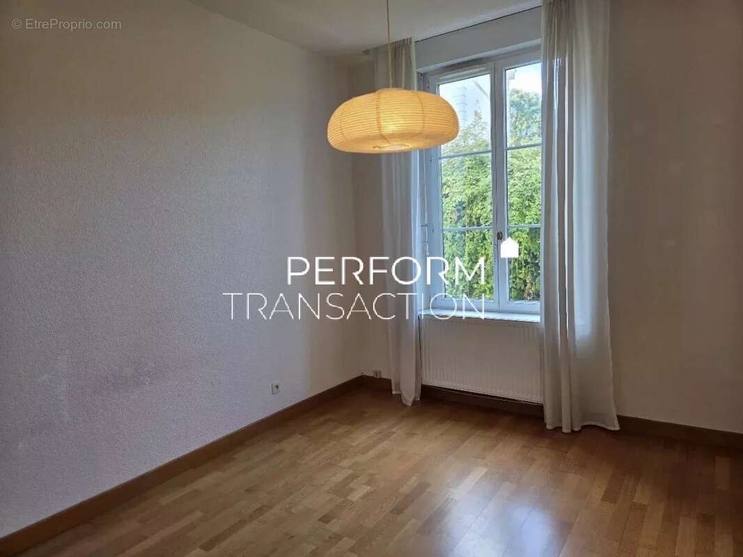 Appartement à POISAT