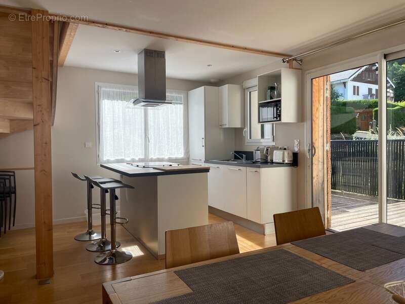 Maison récente 70 m² — Le Mont-Dore (Massif du Sancy) — 2 chambres — terrasse (22  m²)— grand garage (44 m²) - photo 8