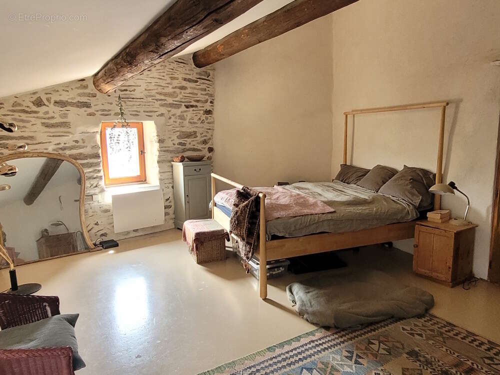 Maison à ROUJAN