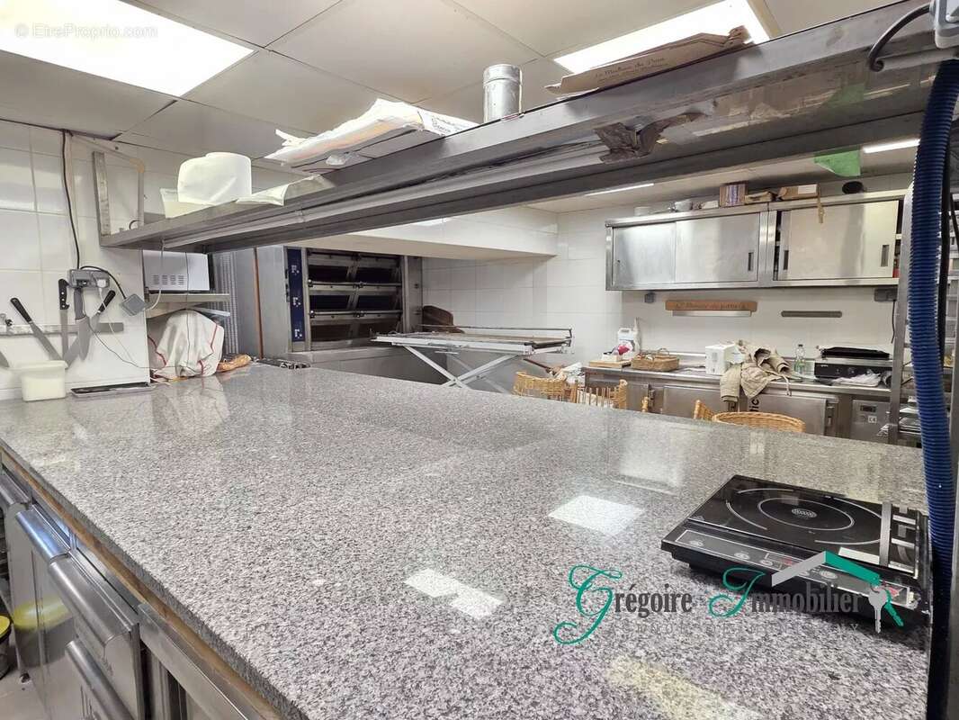 Commerce à FONTAINEBLEAU