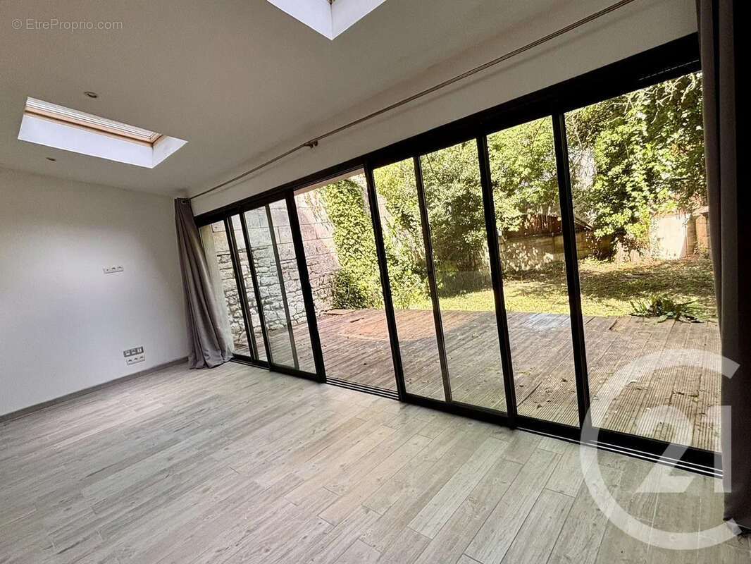 Maison 168 m² à Angouleme  - photo 8