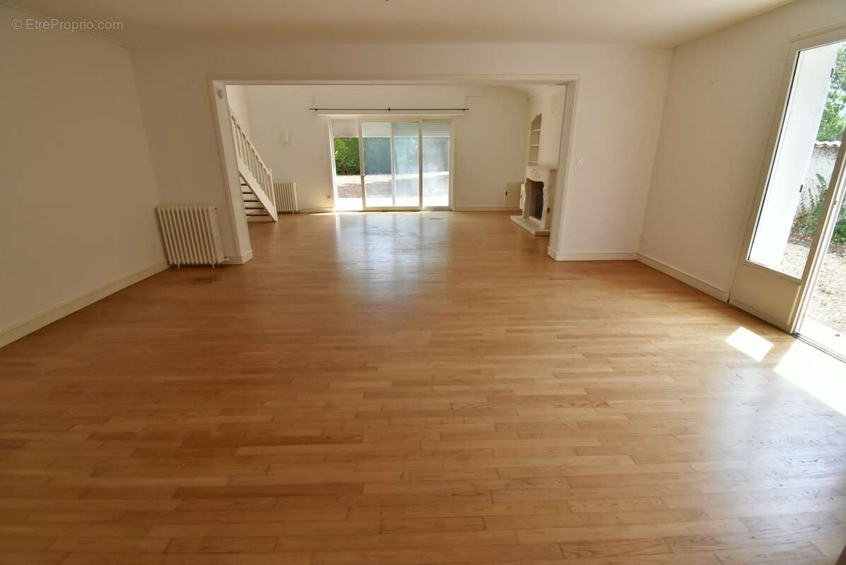 Maison à vendre 4 pièces proche de ANGOULEME (16) à Voeuil. 3 chambres, 1 garage. Terrain - photo 4