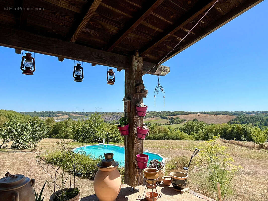 Maison individuelle avec 2,5 hectares, grange, - photo 4