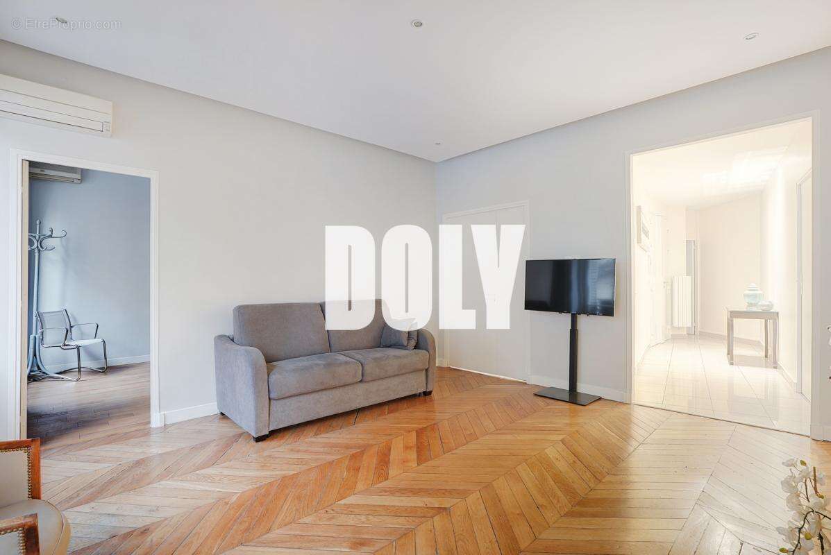 Appartement à PARIS-3E