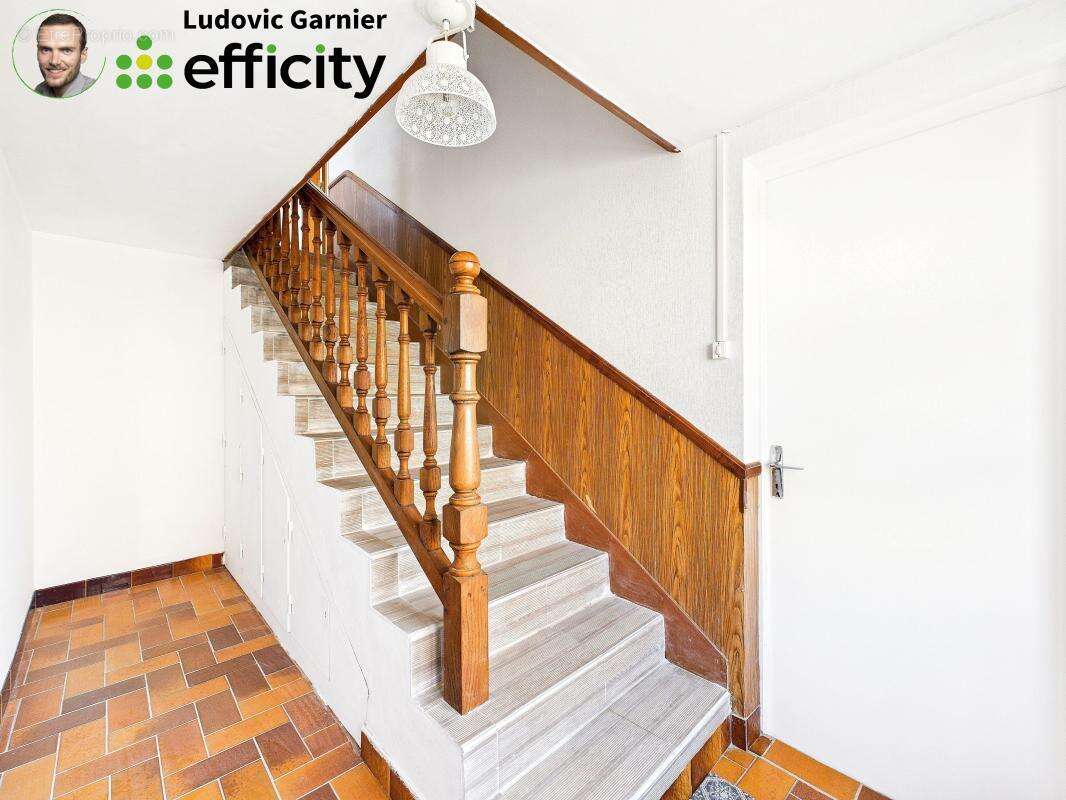 Maison à FOUGEROLLES-DU-PLESSIS