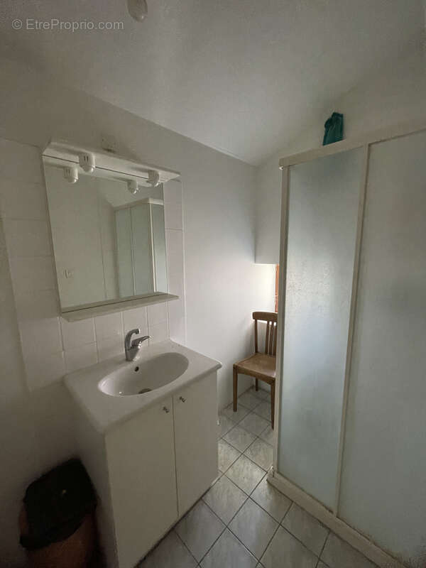 Maison à SAINT-VICTOR-ET-MELVIEU