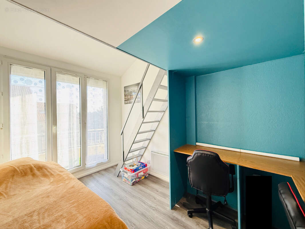Appartement à LE COTEAU