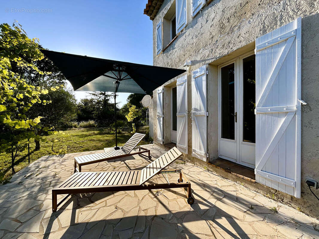 Maison à SAINT-CEZAIRE-SUR-SIAGNE