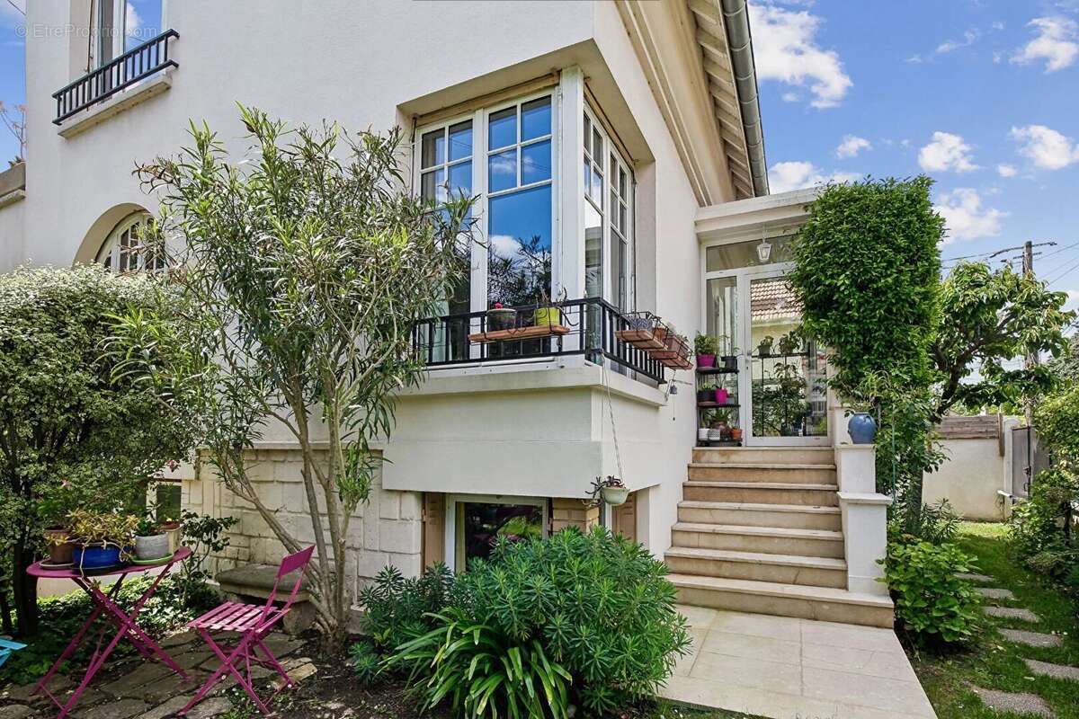 Bas de Chatou - Maison 136 m² au sol - 7 mn RER et centre ville - photo 18